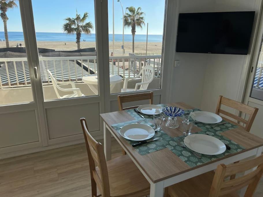 Le Carrousel - Apt Vue Mer - Plage A 10 M - Clim - Wifi Canet-en-Roussillon Exteriör bild